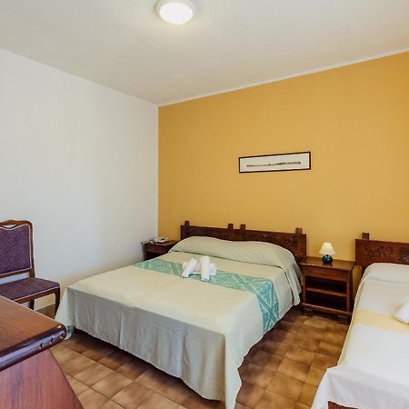 Malaspina Hotel & Resort Боса Экстерьер фото