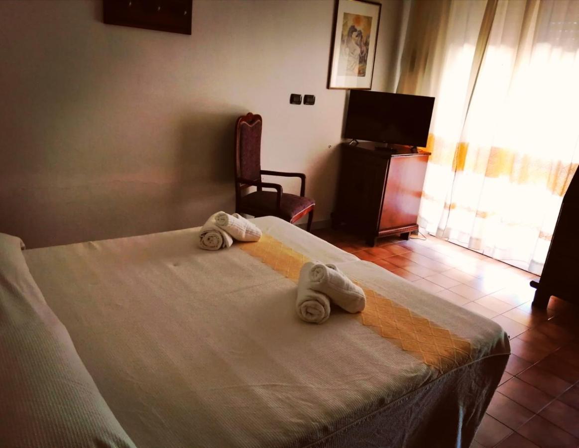 Malaspina Hotel & Resort Боса Экстерьер фото