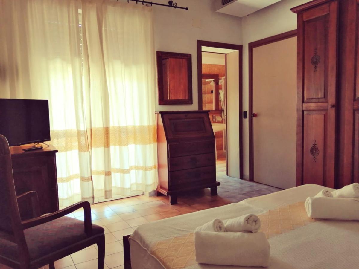 Malaspina Hotel & Resort Боса Экстерьер фото