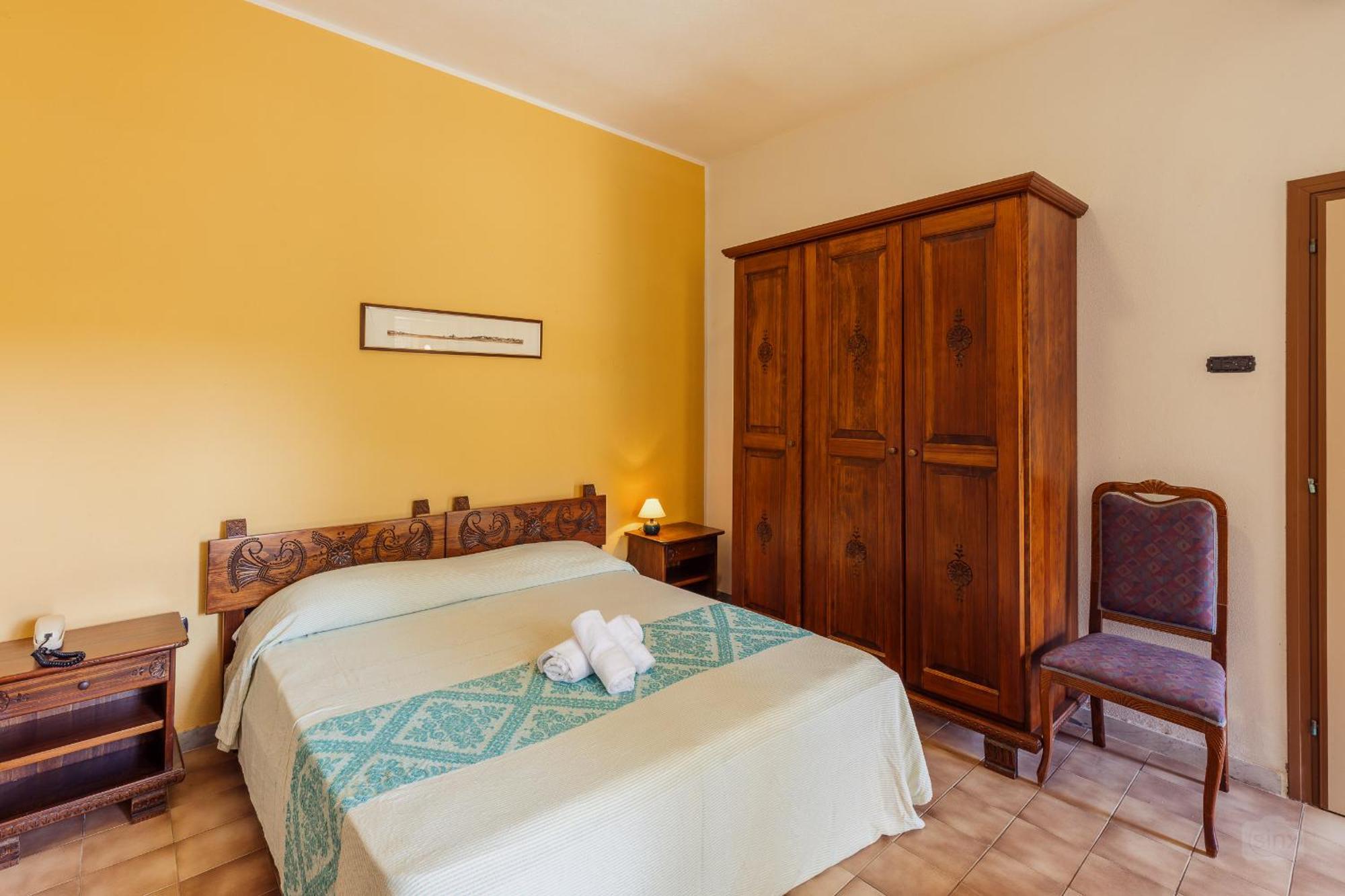 Malaspina Hotel & Resort Боса Экстерьер фото