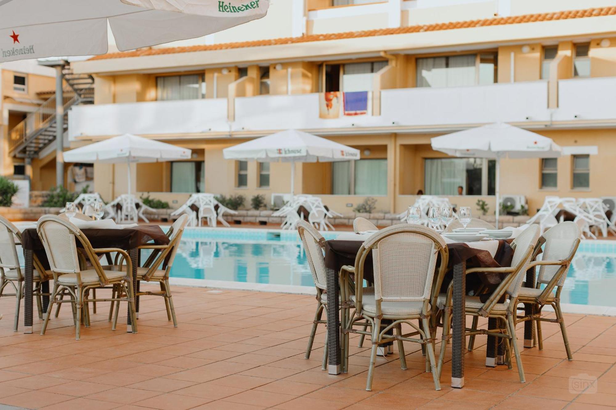 Malaspina Hotel & Resort Боса Экстерьер фото