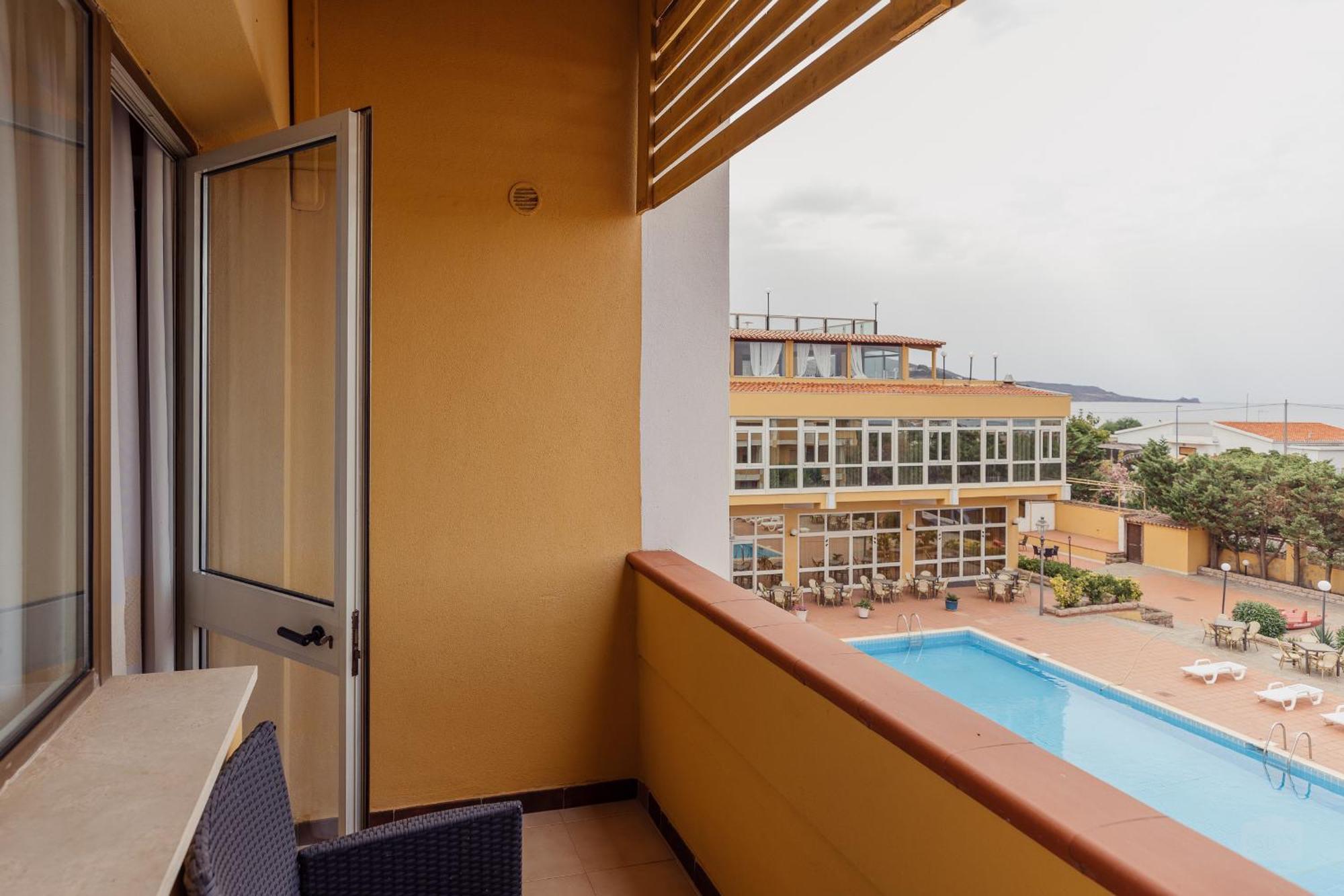 Malaspina Hotel & Resort Боса Экстерьер фото
