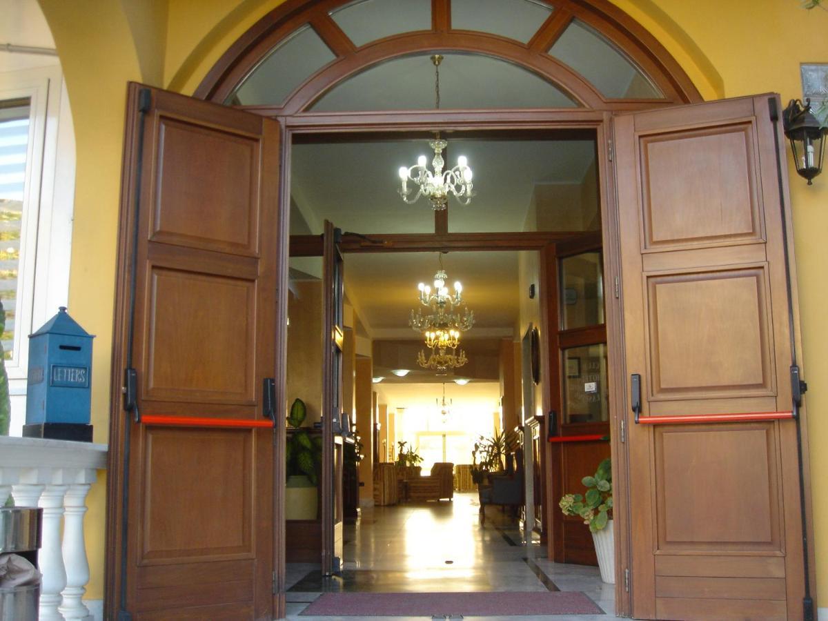 Malaspina Hotel & Resort Боса Экстерьер фото